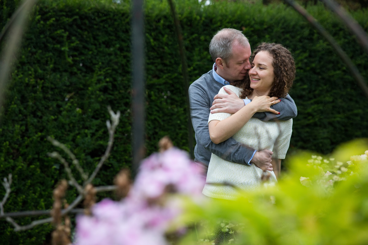 couple cuddling in regents park