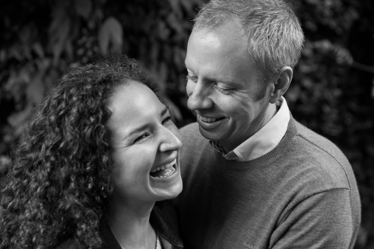 regents park engagement shoot couple