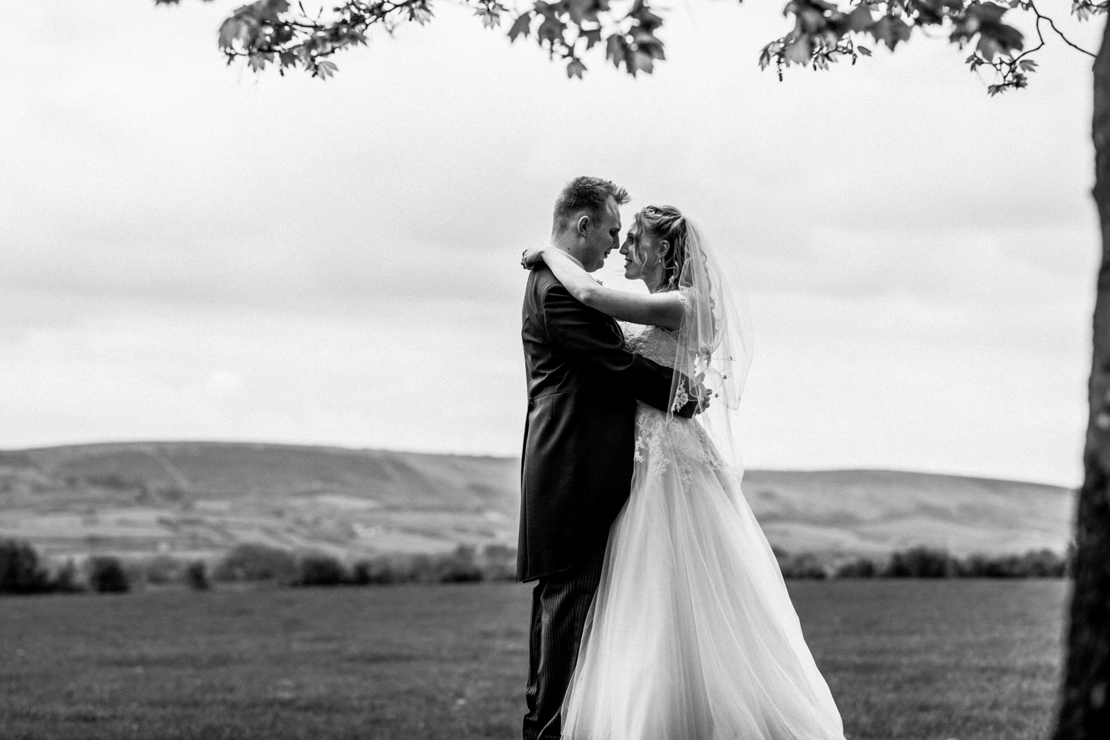 Kingston County Courtyard Wedding Photography