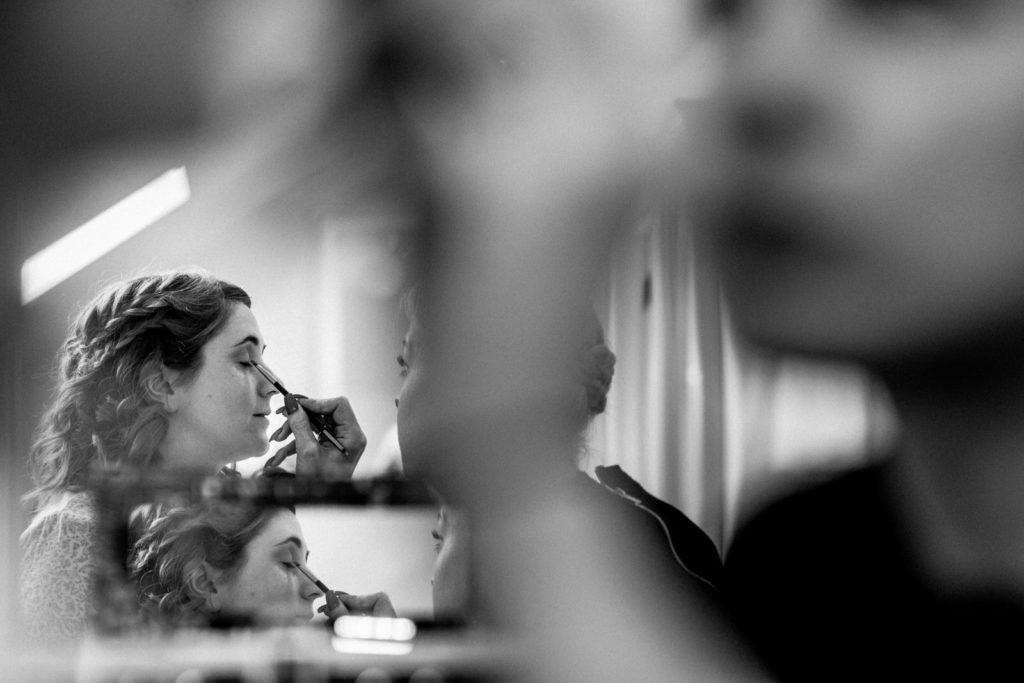 mirror reflection of bride