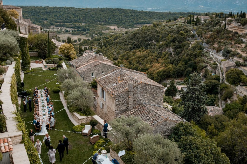 wedding table at la bastide de gordes wedding