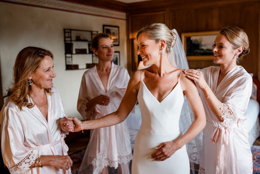 bride getting ready at bastide de gordes hotel