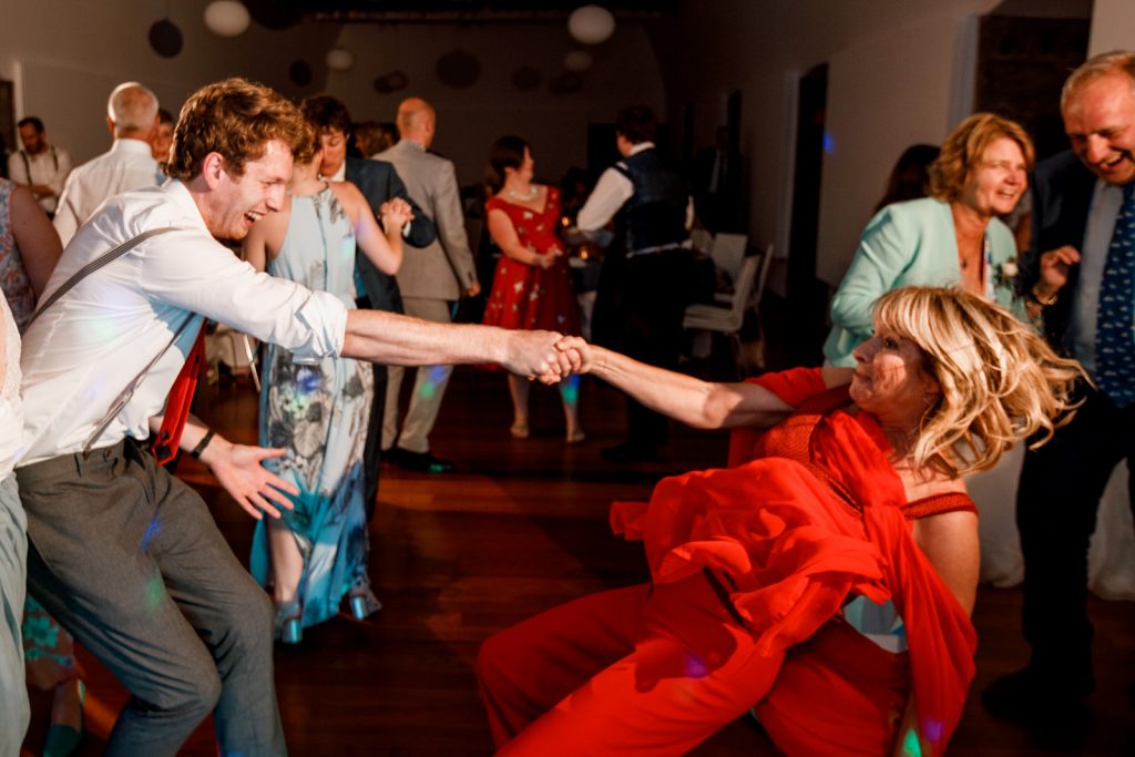 wedding party dancing