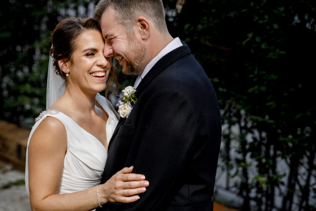 bride and groom portraits outside marylebone