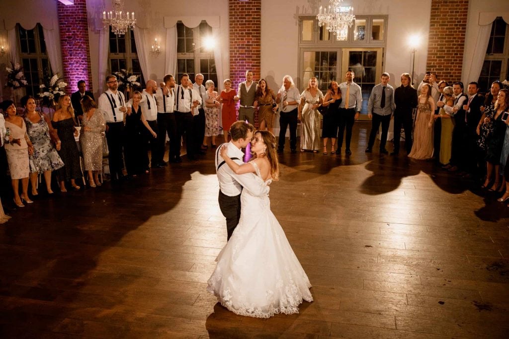 weddding party dancing at offley place wedding
