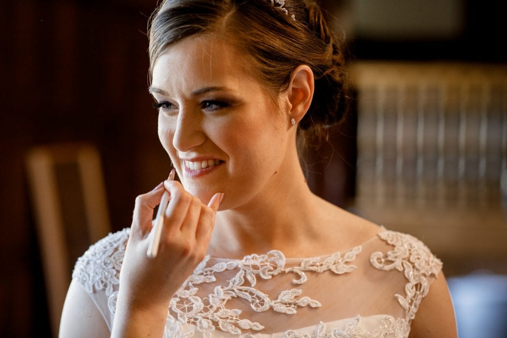 lipstick touch up for bride